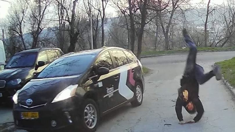 В шаге от трагедии: подросток угодил под колеса автомобиля.