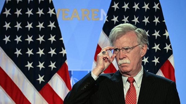 США намерены наращивать давление на "режим Мадуро" в Венесуэле.