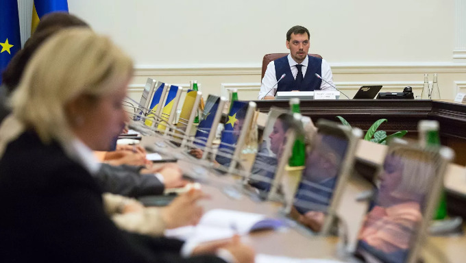 Зарплату украинских министров привяжут к средней по стране.