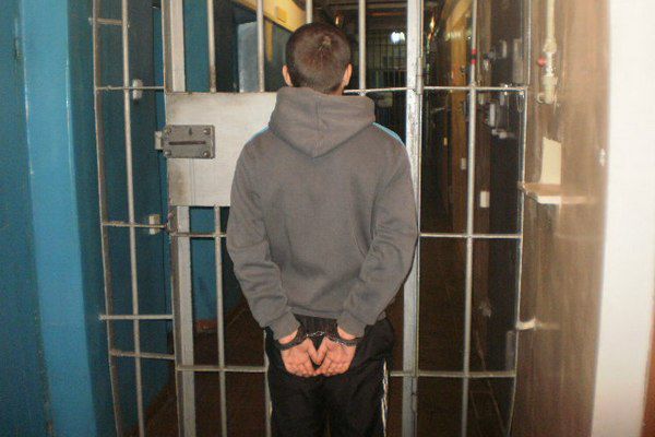 Им грозит штраф в размере от 6 до 20 тысяч леев, от 180 до 240 часов общественных работ. Фото: fakty.ua