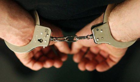 Suspecţii ar fi spart şi sustras un bancomat dintr-un magazin din oraşul Alexin. Foto: libertatea.ro