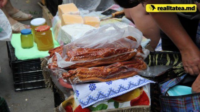 Молдавские власти временно приостановили импорт из Украины животной и мясной продукции.