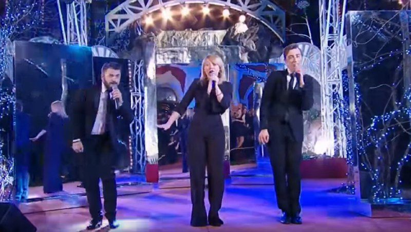Молдавские артисты исполнили песню "My lucky day”, выступая в "музыкальной паузе" популярного интеллектуального шоу "Что? Где? Когда?".