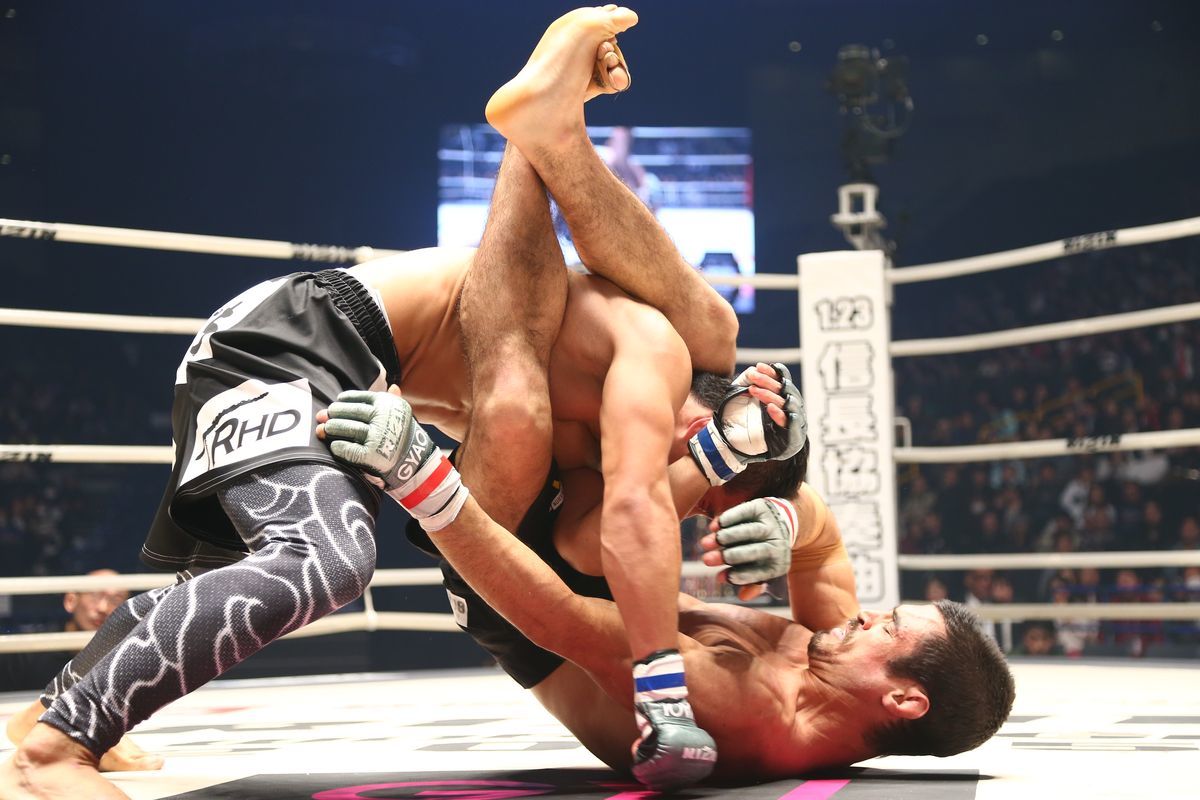 Боец UFC признался в вере в плоскую Землю.