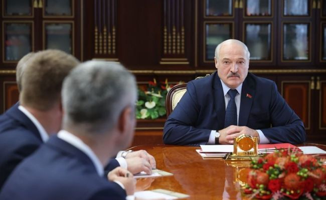 Лукашенко: Я человек деревенский, и меня власть не испортила.