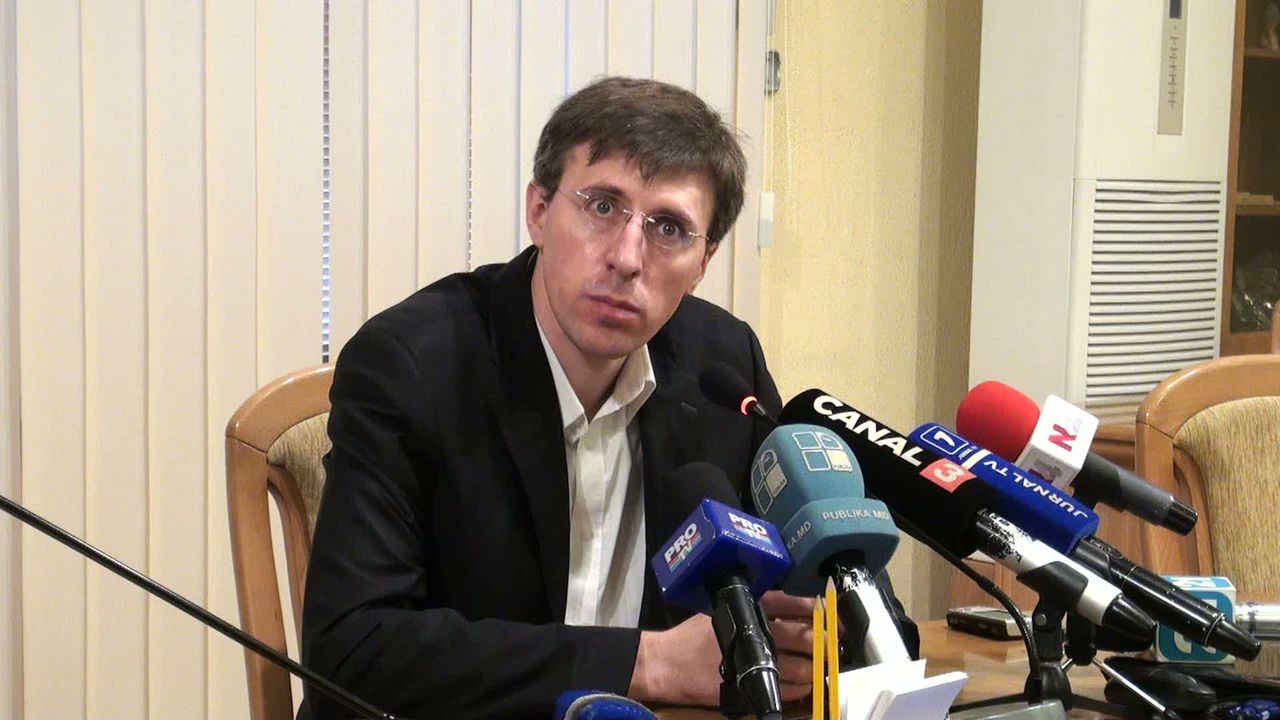 PSRM: Peste 13 mii de semnături pentru demiterea lui Chirtoacă, colectate. Foto: moldova24.info