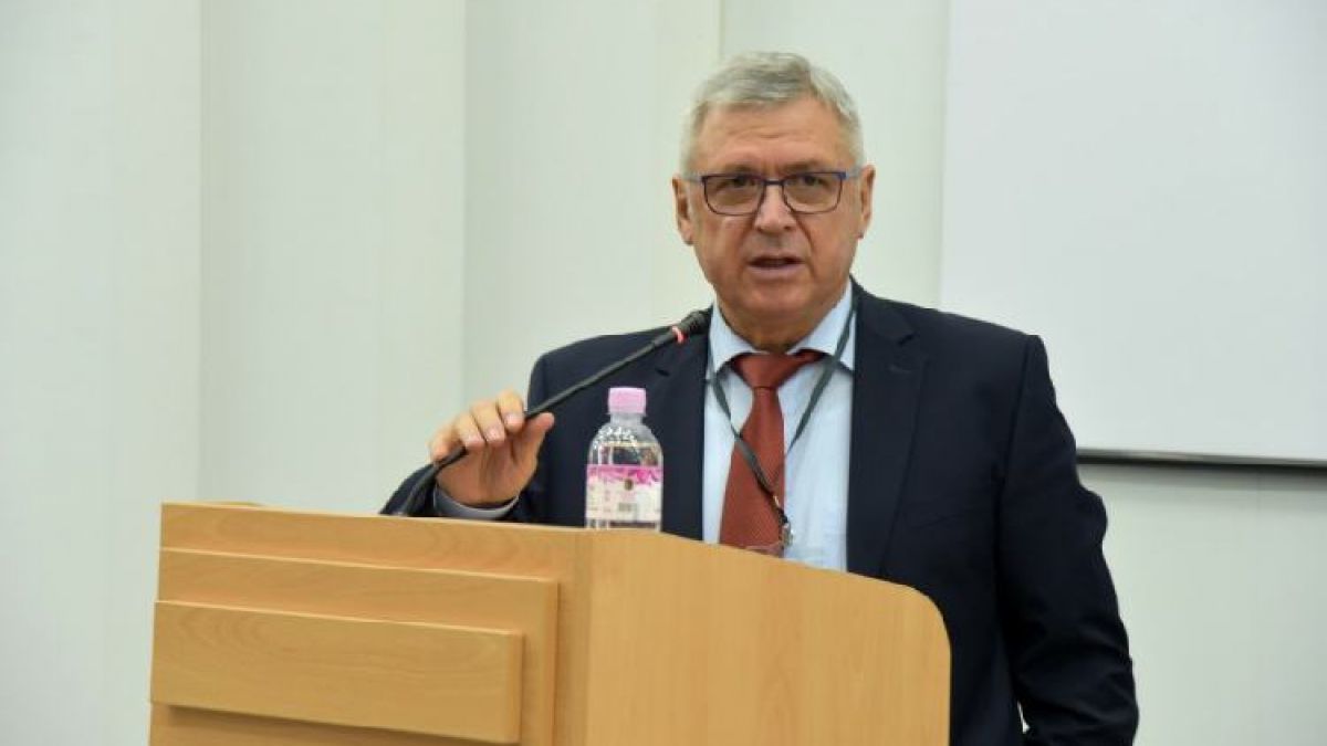 Бывший глава РКБ был восстановлен в должности лишь формально. Фото: agora.md.