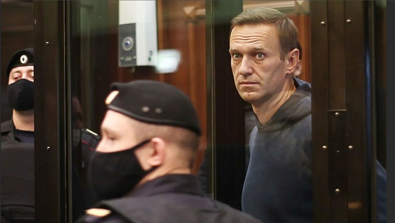 Навального начали судить по «экстремистскому» делу.