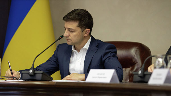 Зеленский вновь попросил уволить главу МИД и генпрокурора.