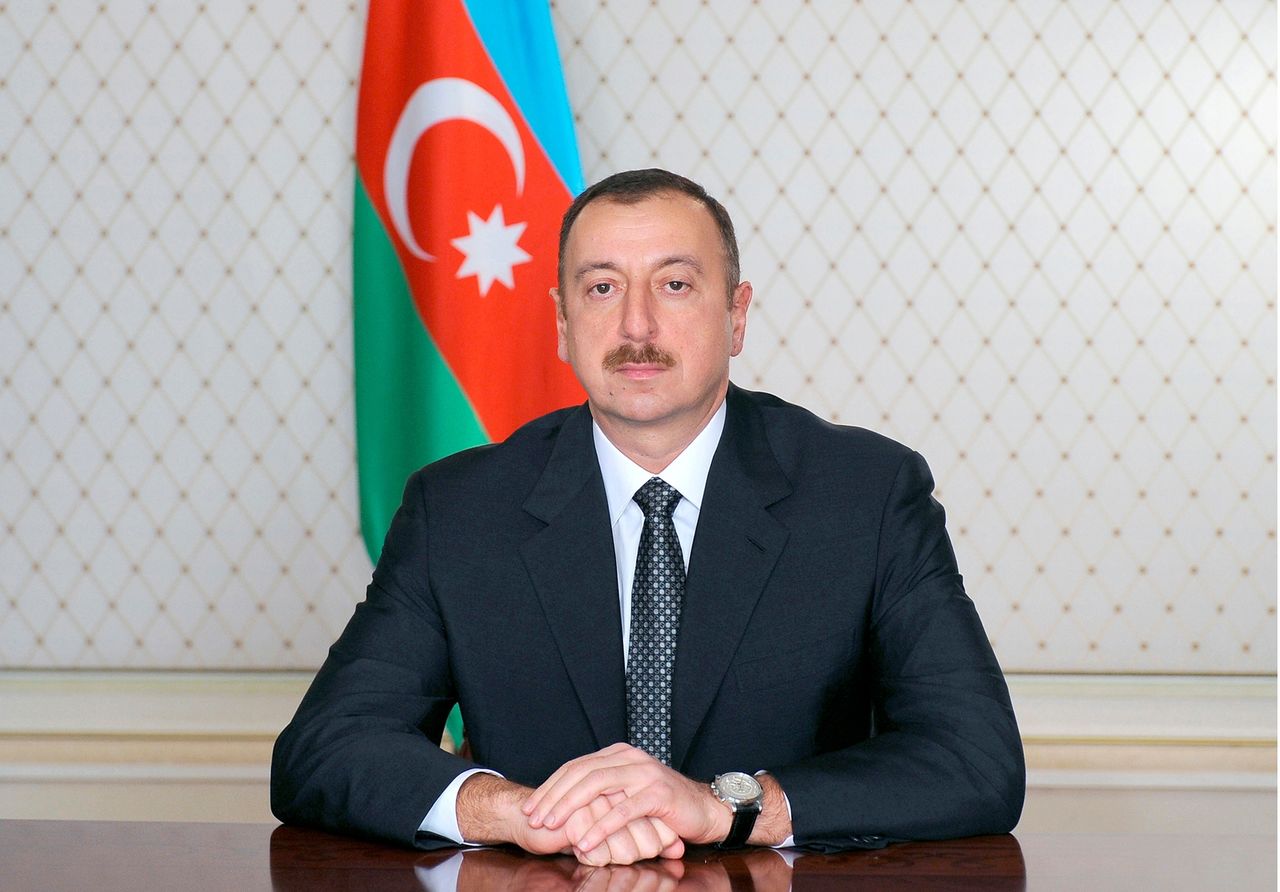 Президент Азербайджана назвал условие перемирия в Карабахе.