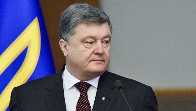 Порошенко пообещал скорое возвращение в Крым украинских флагов.