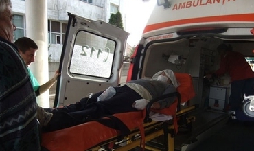 Caz teribil în sectorul Râşcani al capitalei. O femeie a fost stropită cu acid în ascensor de un necunoscut.