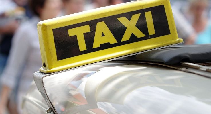 Amenda de 75.000 de lei a unei companii de taxi din R. Moldova, anulată