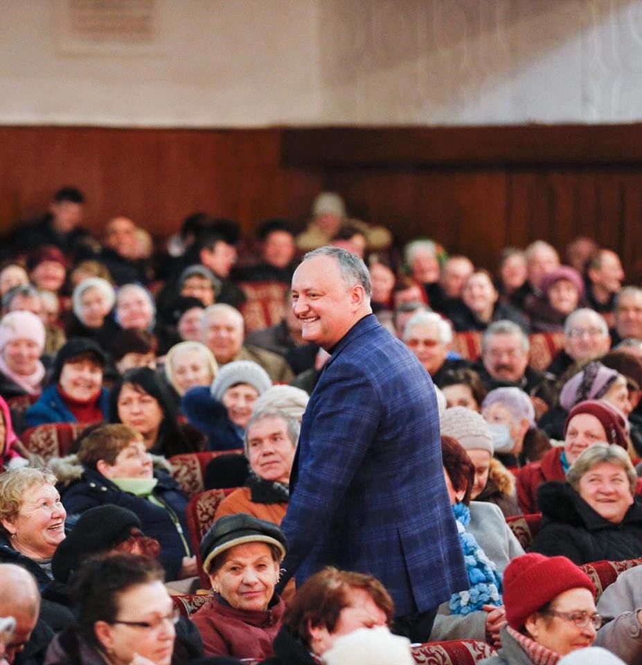 Президент Республики Молдова Игорь Додон остается лидером народного доверия. 