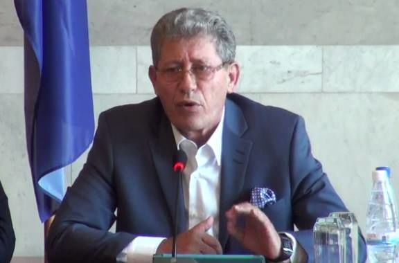 Un bule­tin cu ștam­pi­la „Retras” apli­ca­tă în drep­tul can­di­da­tu­lui Mihai Ghim­pu a fost iden­ti­fi­cat în sec­ția de vota­re nr. 114 din Chi­și­nău.