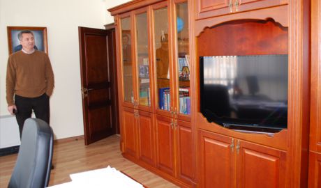 Directorul staţiei spunea că pentru construcţia sediului s-au cheltuit 24 de milioane de lei, iar pentru mobilier alte 3 milioane. Foto: jurnal.md
