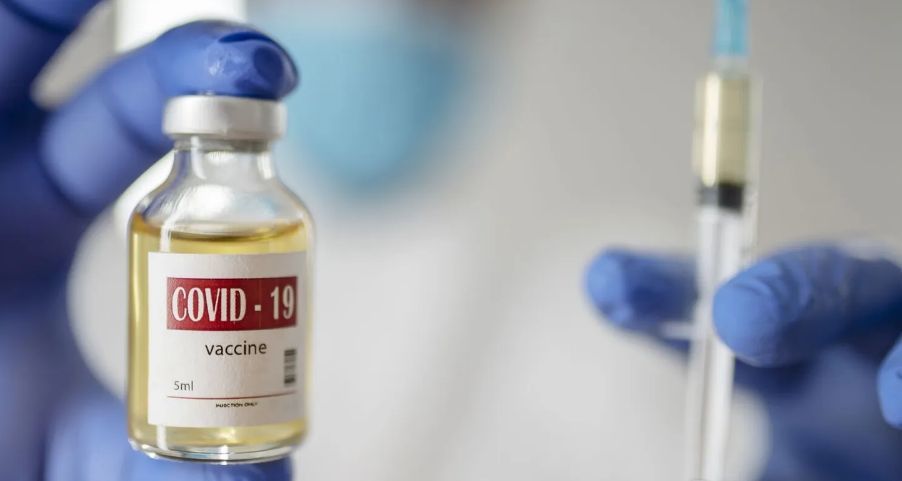 В Украине могут ввести обязательную вакцинацию против COVID-19.