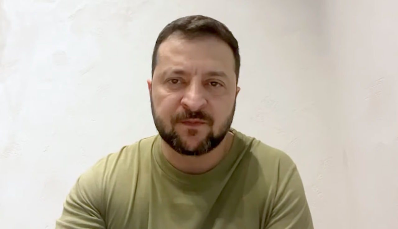 Зеленский выступил на русском: Человек из Кремля, очевидно, очень боится.