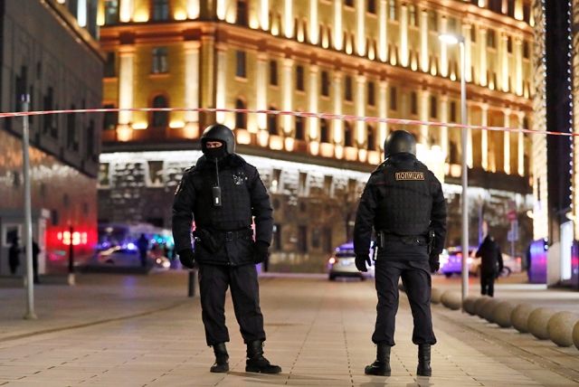 Вдова застреленного на Лубянке сотрудника ФСБ рассказала о его гибели.