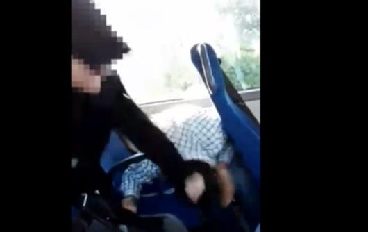 Автобусная компания уже принесла свои извинения, водителя отстранили от работы.