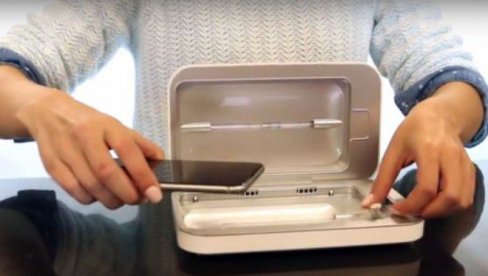O companie a inventat dispozitivul "care spală telefonul". Foto: captura video