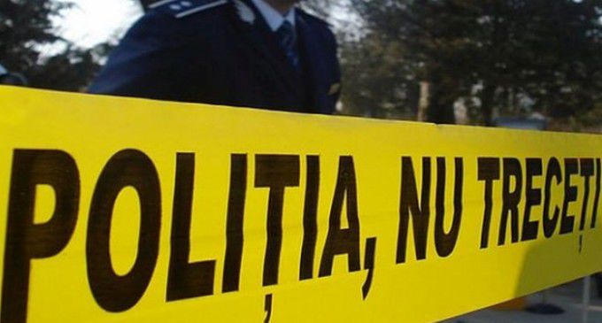 Cadavrul bărbatului a fost descoperit în ograda casei din Lărguţa.