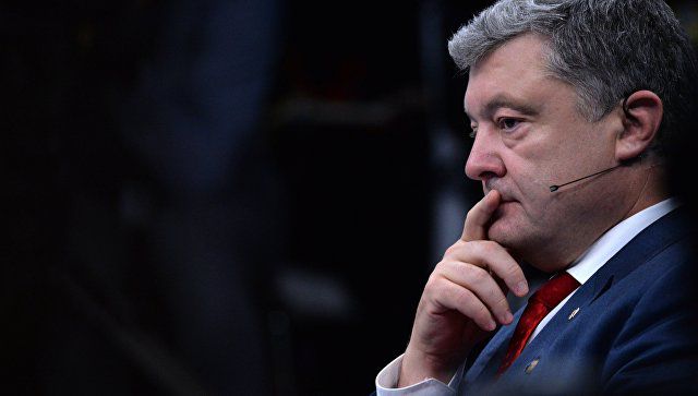 Порошенко навестил митрополита Софрония.