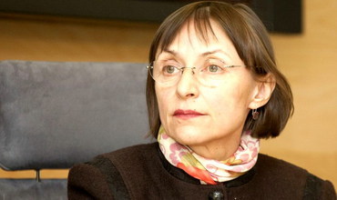 Депутаты коалиции проевропейского правления попытались снять с должности либерала Корину Фусу.