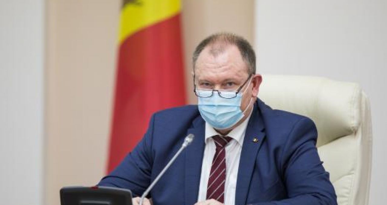 Врио премьер-министра Аурелиу Чокой. 