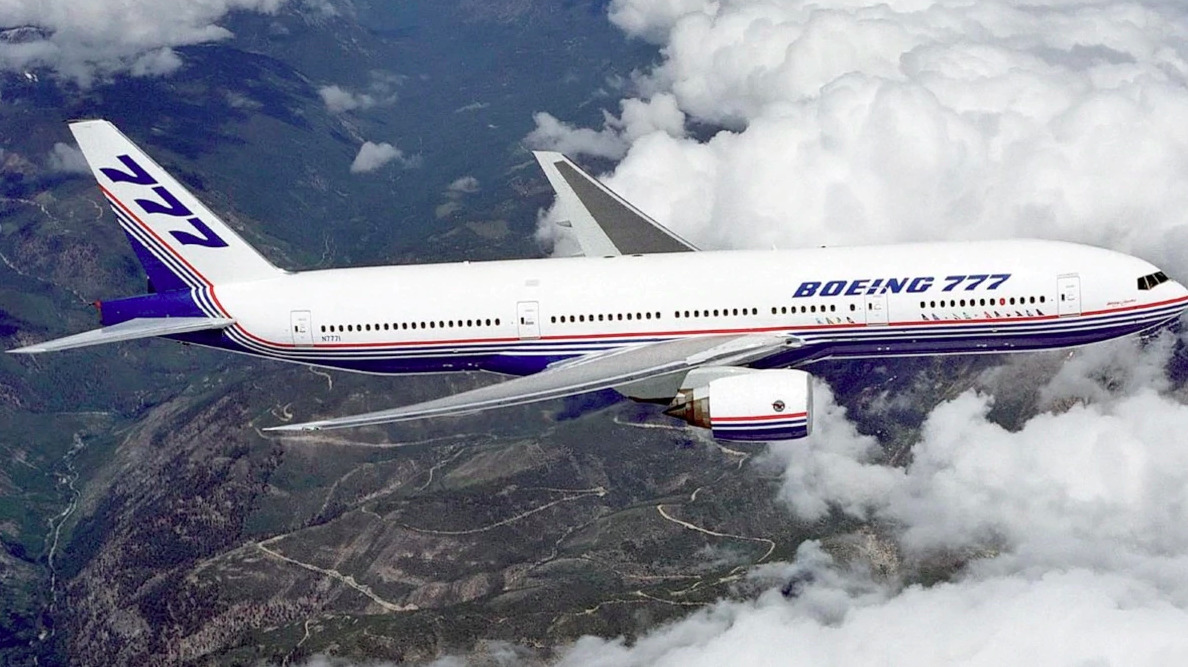 Великобритания запретила полеты Boeing 777 после инцидента в США.