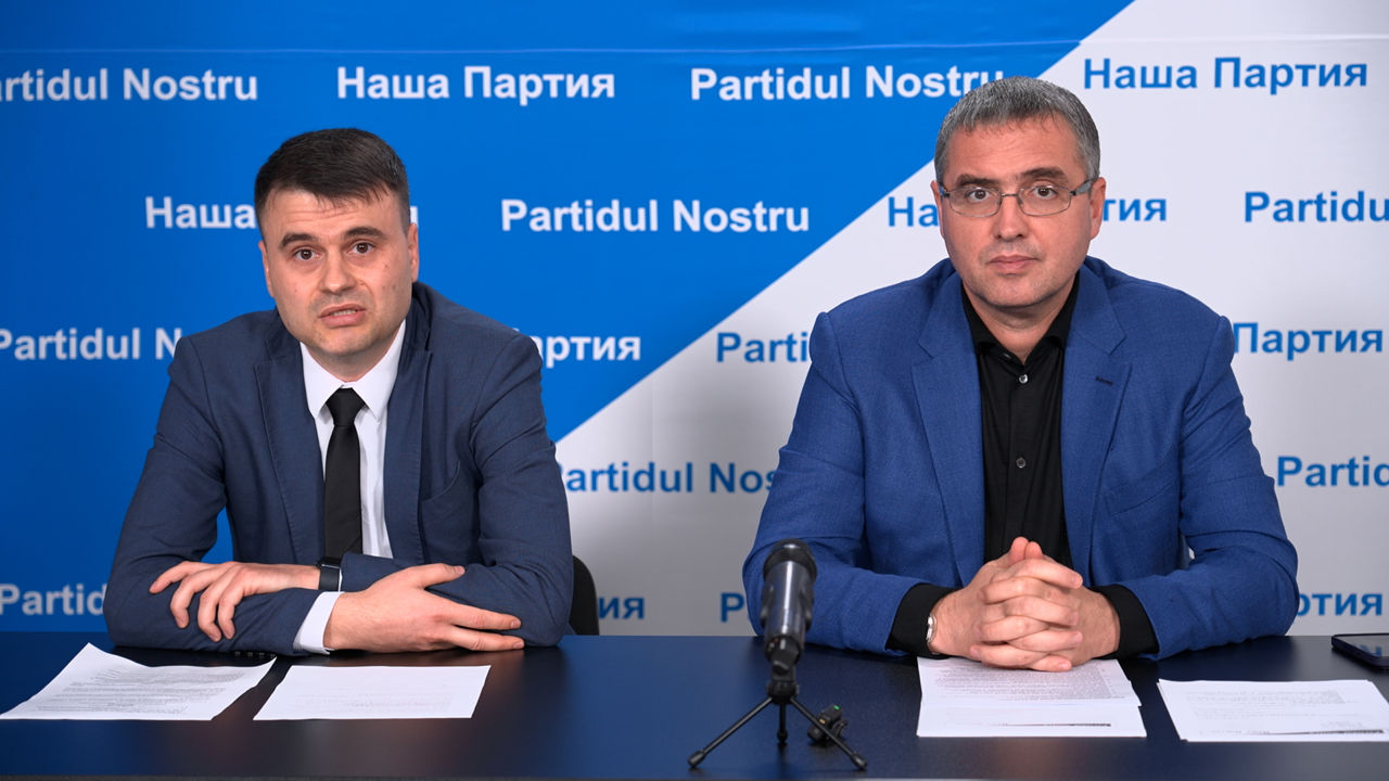 Renato Usatîi va contestă refuzul CEC de a examina sesizarea privind donația Maiei Sandu.