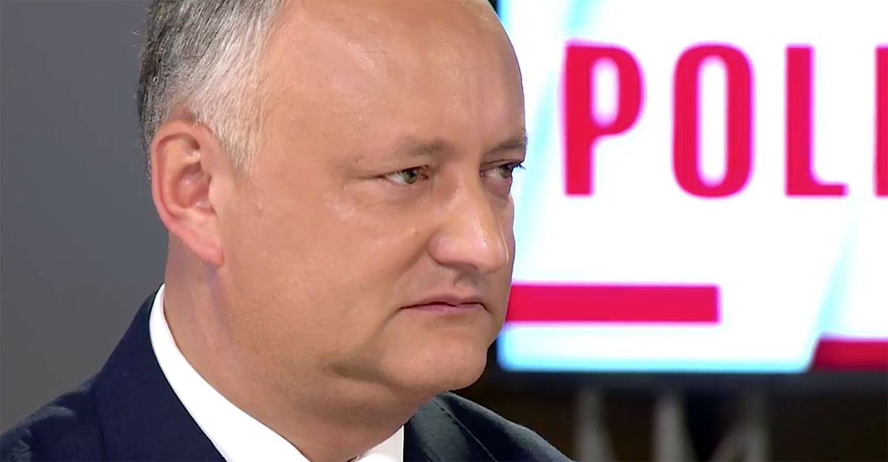 Додон: "Я не знаю, что было в кульке! Ясен перец - это провокация".