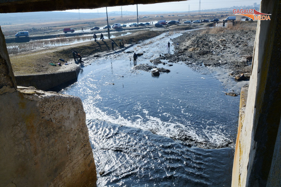После ливневых дождей, резко поднялся уровень воды на Комратском водохранилище.
