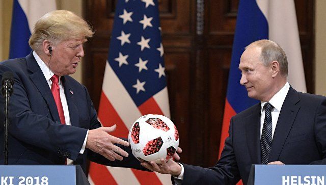 Путин и Трамп встретились в Хельсинки 16 июля. 