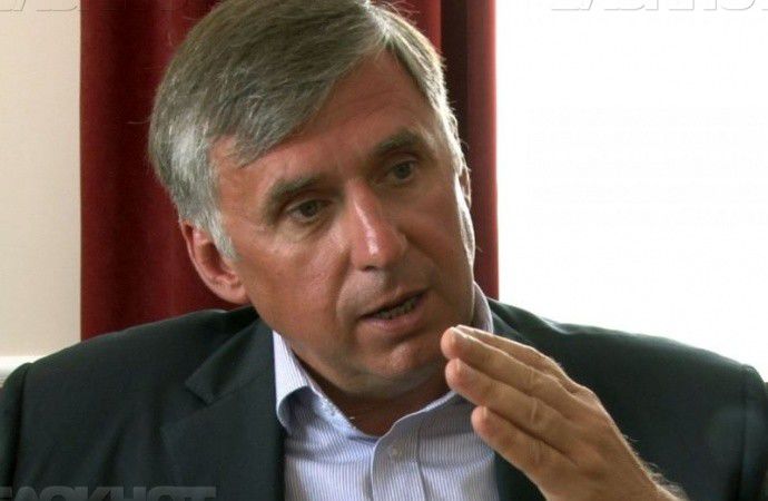 Стурза утверждает, что они готовы сложить с себя членство в партиях после того, как будут утверждены в должности министров.