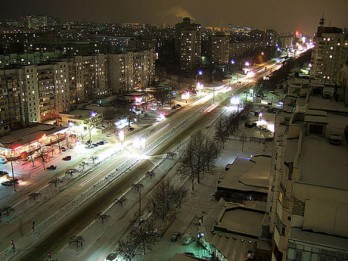 Primăria Chişinău informează că la această oră circulaţia rutieră pe toate străzile municipiului se desfăşoară în condiţii de iarnă.