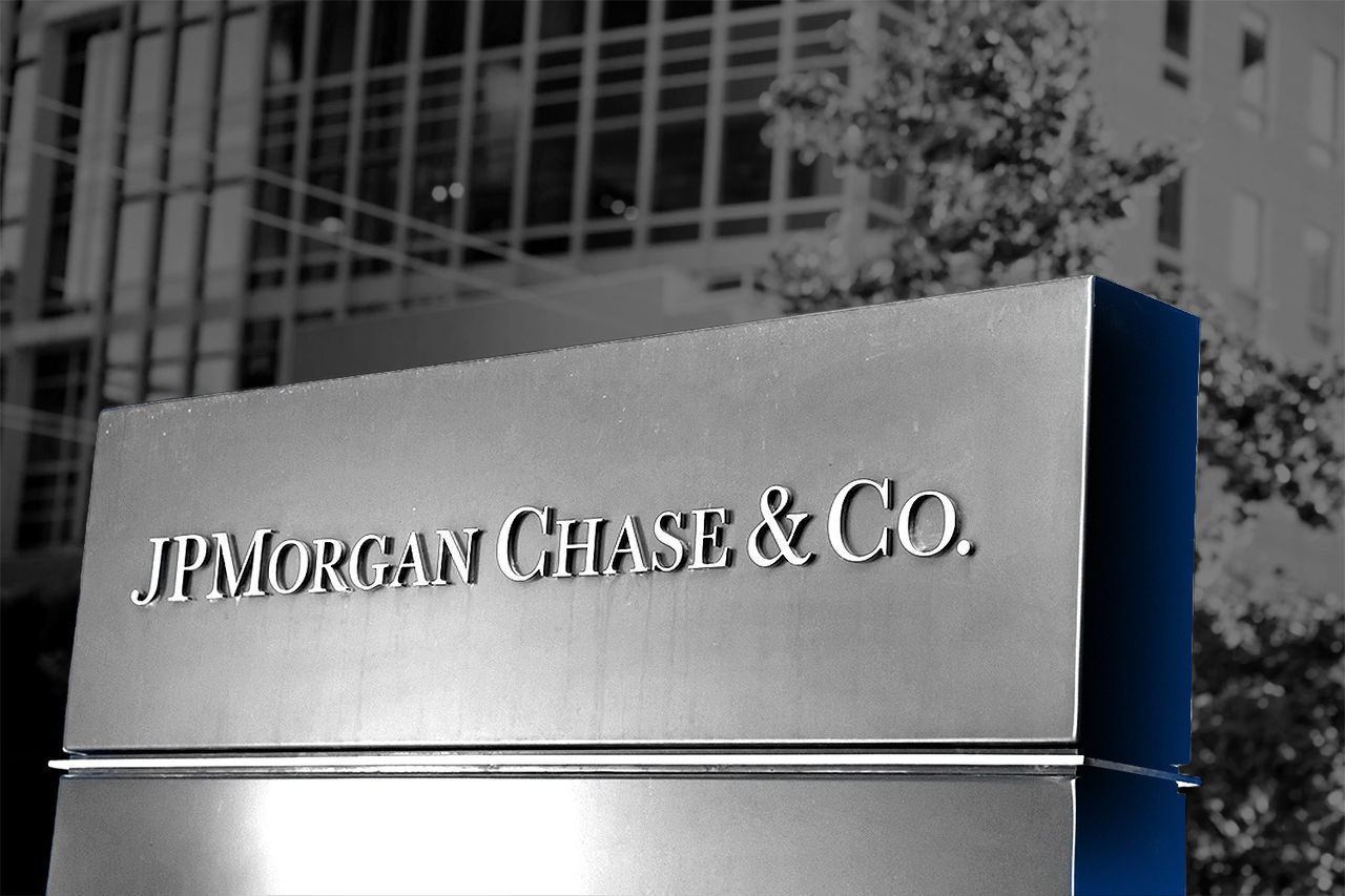 Крупнейший банк США JPMorgan прекращает работу в России.