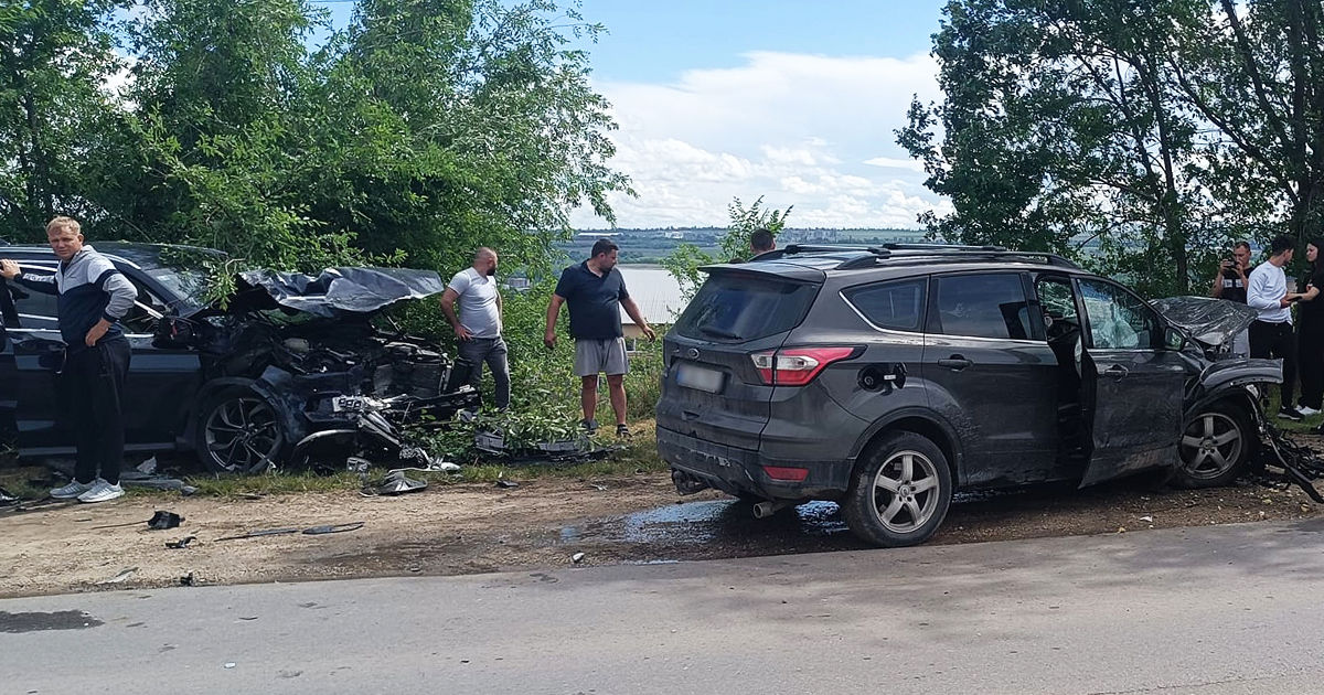 ДТП в столице: столкнулись два автомобиля, есть пострадавшие.