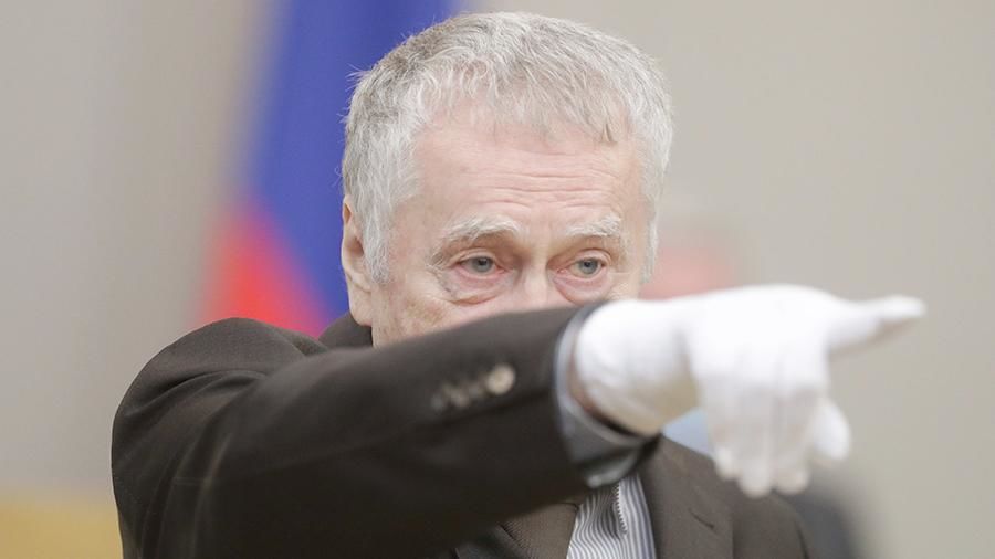 Жириновский предложил выдавать депутатам скафандры для защиты от COVID-19.