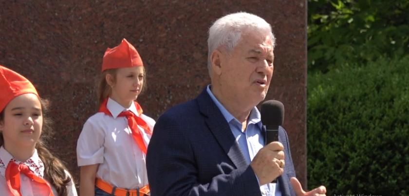Azi la Chișinău zeci de copii au devenit pioneri. Foto: captură de pe privesc.e
