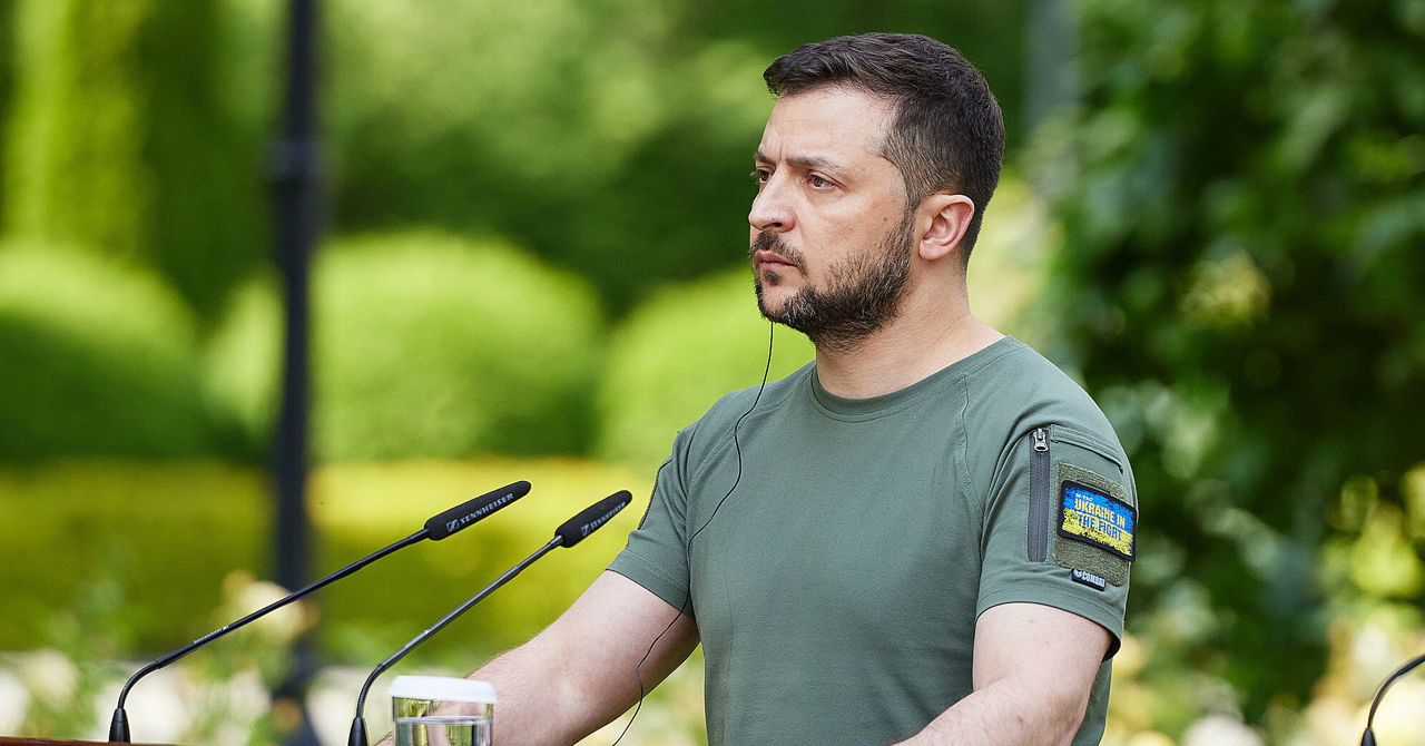 Зеленский: Если Байден не приедет на Саммит мира, Путин будет аплодировать стоя.