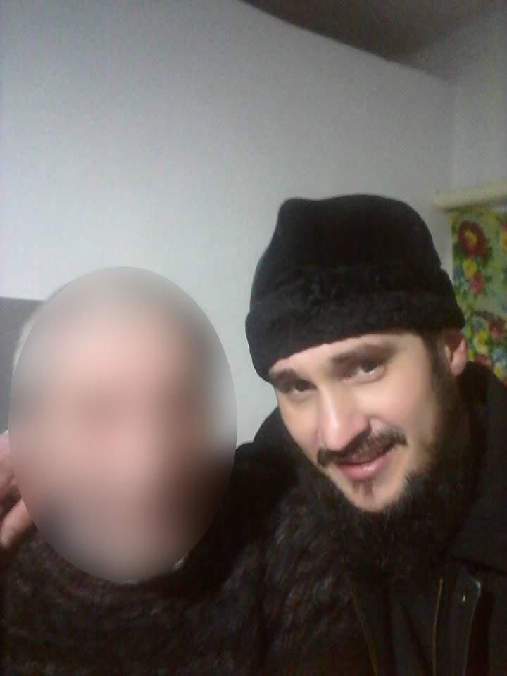 Молдавский священник продолжил публиковать селфи с умирающими людьми.
