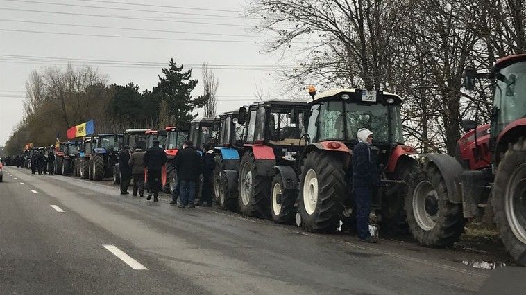 Фермеры заблокировали бульвар Дачия в Кишиневе.
