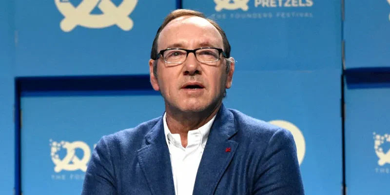 Кевин Спейси 16 июня предстанет перед судом в Британии по обвинению в сексуальном насилии.