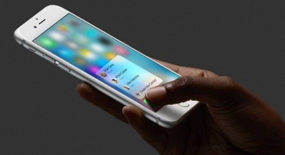 De obicei Apple lansează un nou model, urmat de o versiune „S” în anul următor, astfel că utilizatorii se aşteaptă ca în 2017 să fie lansat iPhone 7S.