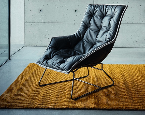 Автомобильная компания Maserati и мебельная фабрика Zanotta разработали Maserati Lounge Chair от Zanotta, который стал хитом на миланском iSaloni 2013.