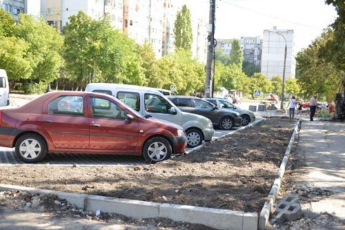 Primaria capitalei construieste parcari cu plata din banii chisinauienilor. Foto: actualitati.md