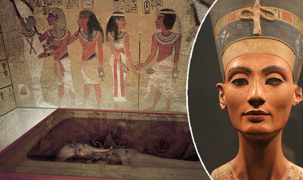 Încăperile funerare au fost identificate în anul 1922, de către arheologul britanic Howard Carter.