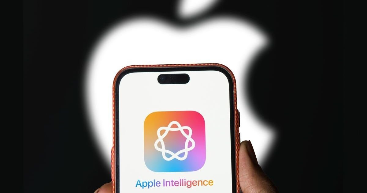 Apple va amâna lansarea mai multor funcții AI în Siri până în 2025.