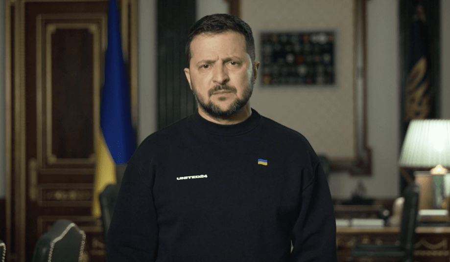 Зеленский: Очередные обстрелы доказывают, что Украине нужно больше оружия.